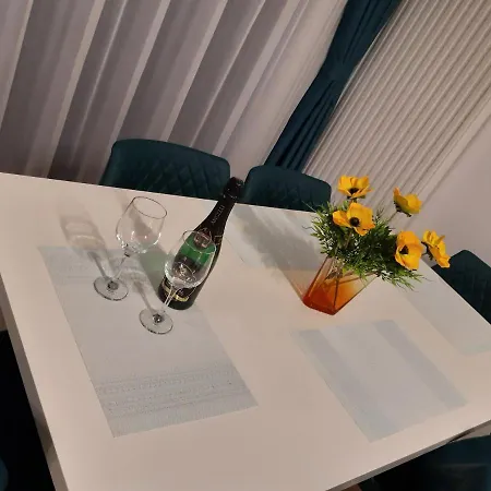 Апартаменти Esthetic Apartament Брашов