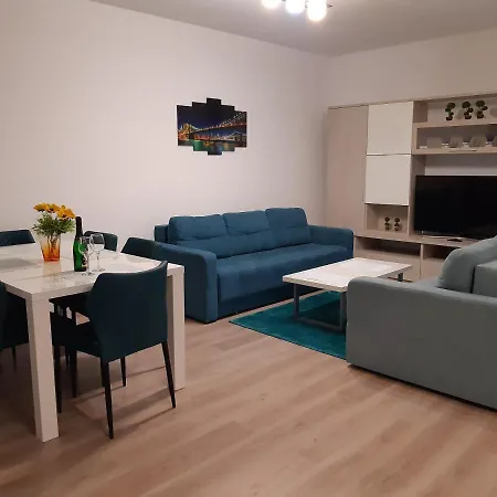 Апартаменти Esthetic Apartament Брашов