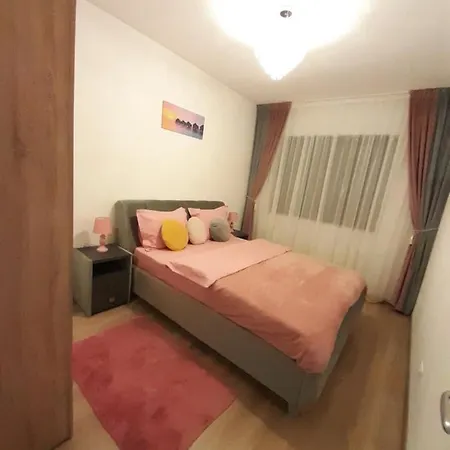 Esthetic Apartament Апартаменти