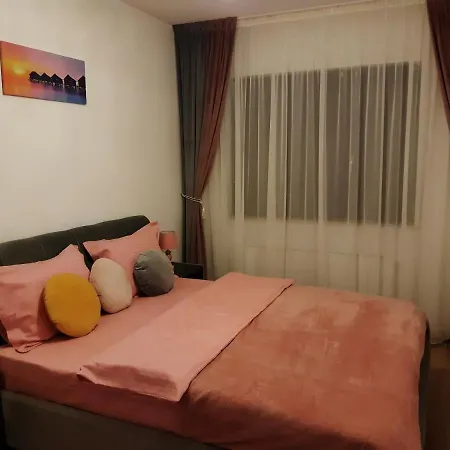 Апартаменти Esthetic Apartament Брашов
