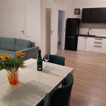 Esthetic Apartament Апартаменти