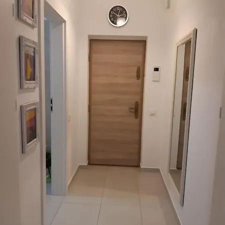 Esthetic Apartament Апартаменти Брашов